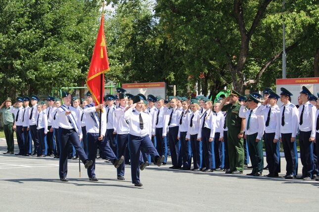 ЕКАТЕРИНБУРГСКИЙ СУВОРОВСКО-НАХИМОВСКО-КАДЕТСКИЙ КЛУБ